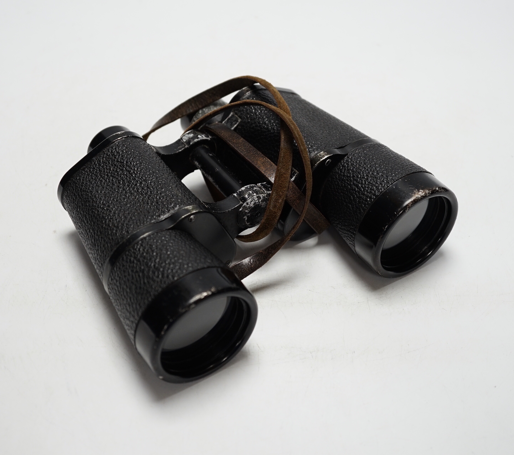 E. Leitz beh Dienstglas field binoculars, 7 x 50, World War II period in original case